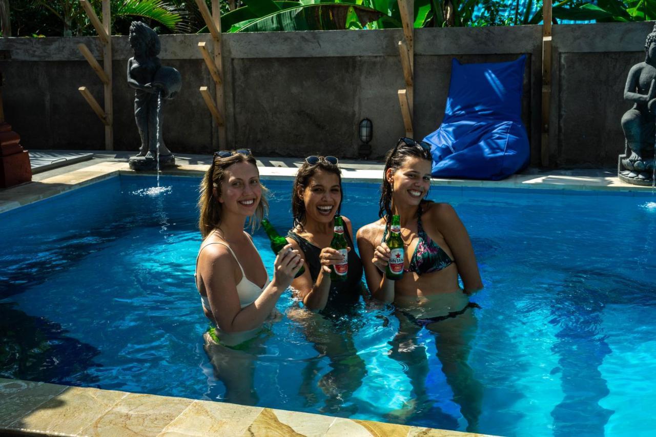 Zentiga Surf Hostel Canggu Eksteriør bilde